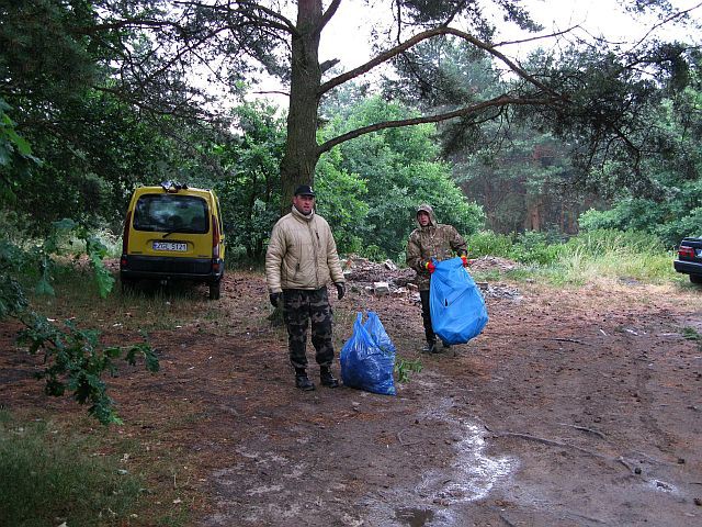 Sprzątanie brzegów rzeki Krąpiel - 2011r