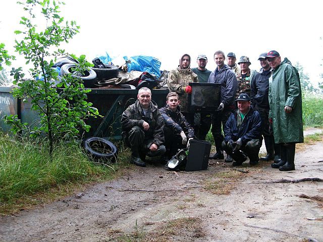 Sprzątanie brzegów rzeki Krąpiel - 2011r